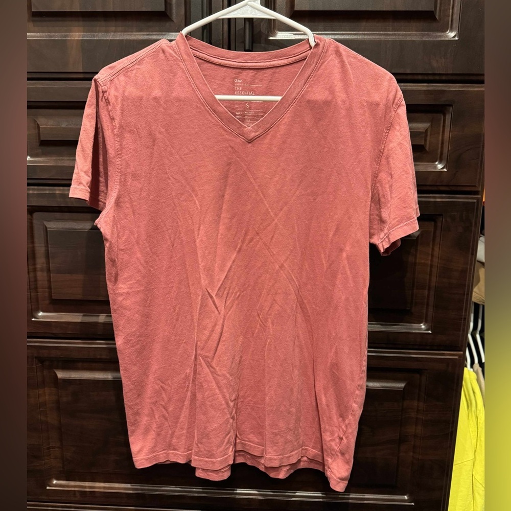GAP Men's Short Sleeve V-Neck Tee SMALL
